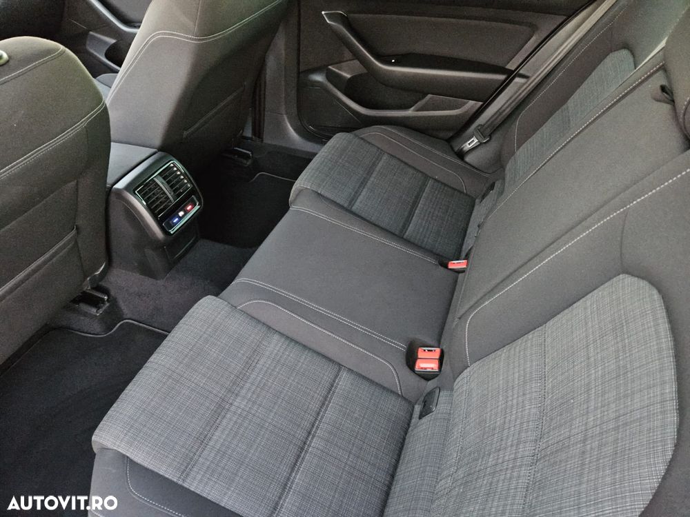 Volkswagen Passat - 14