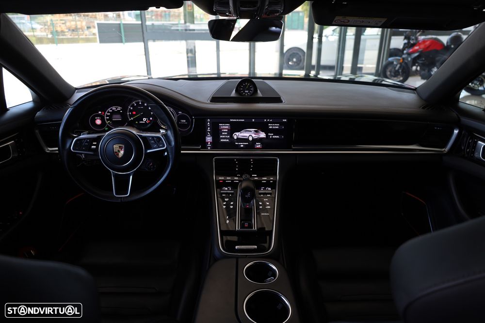 Porsche Panamera Sport Turismo - 22