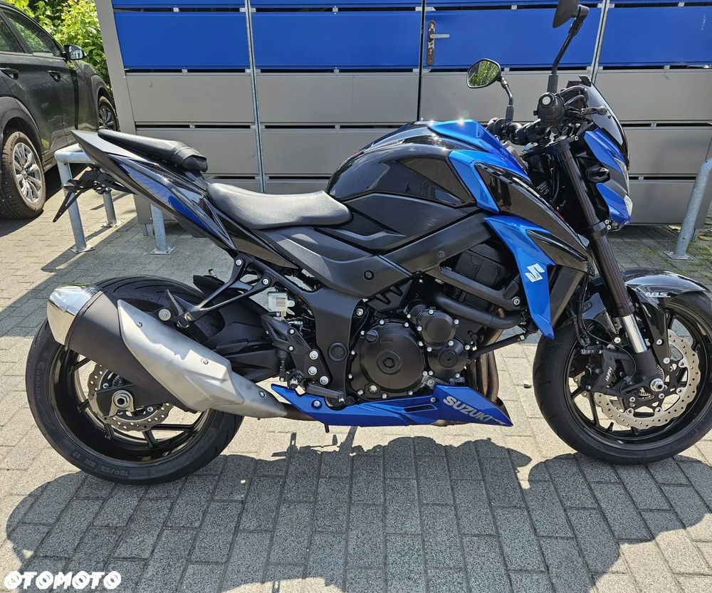Suzuki GSX - 4