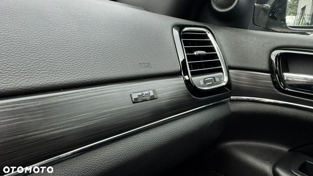 Jeep Grand Cherokee - 20
