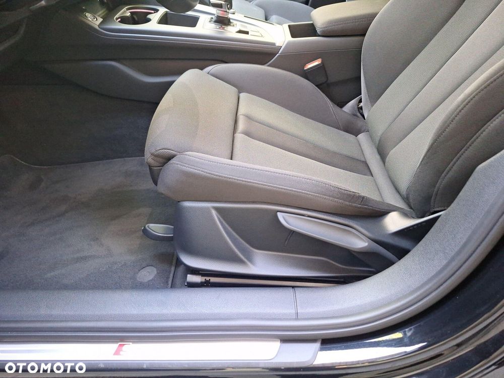 Audi A4 Avant 35 TFSI mHEV S Line S tronic - 15
