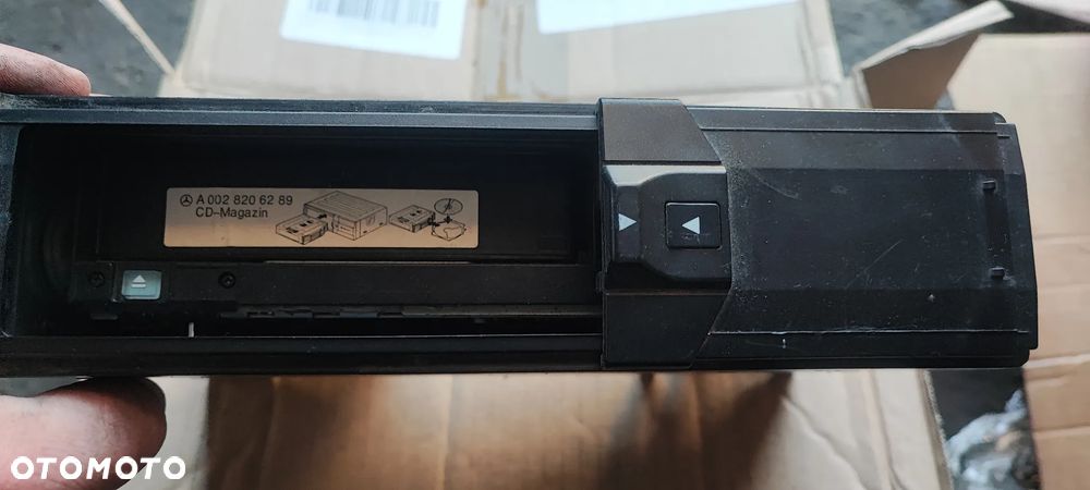 MERCEDES W220 S KLASA ZMIENIARKA MAGAZYNEK PŁYT CD A0028207989 A0028206289 - 1