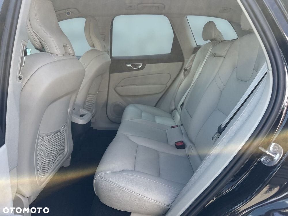 Volvo XC 60 B4 B Plus Bright - 15