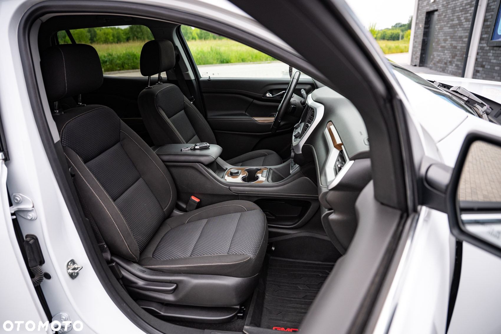 GMC Acadia - 30