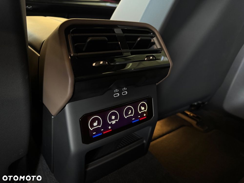 BMW Seria 5 520d xDrive - 28