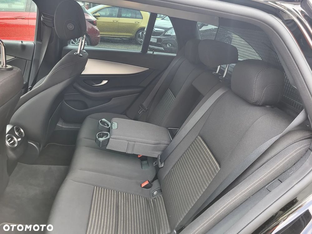 Mercedes-Benz Klasa E 300 de 4Matic 9G-TRONIC Exclusive - 8