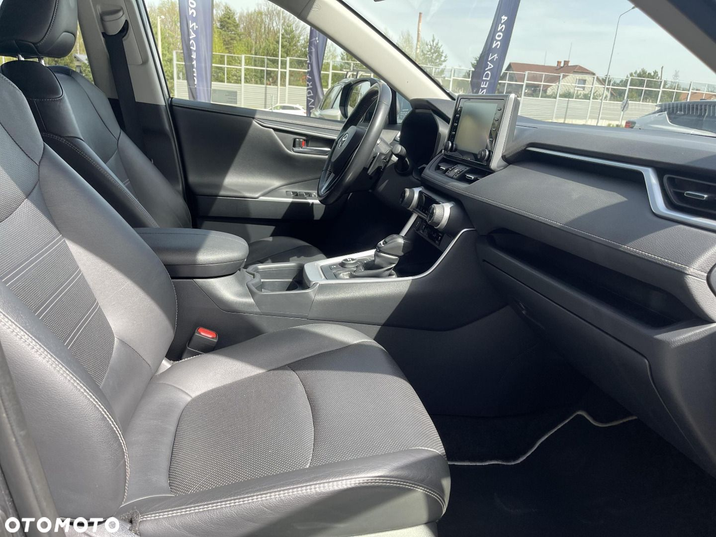 Toyota RAV4 - 9
