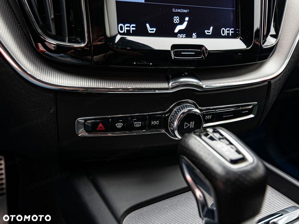 Volvo XC 60 D4 R-Design - 20
