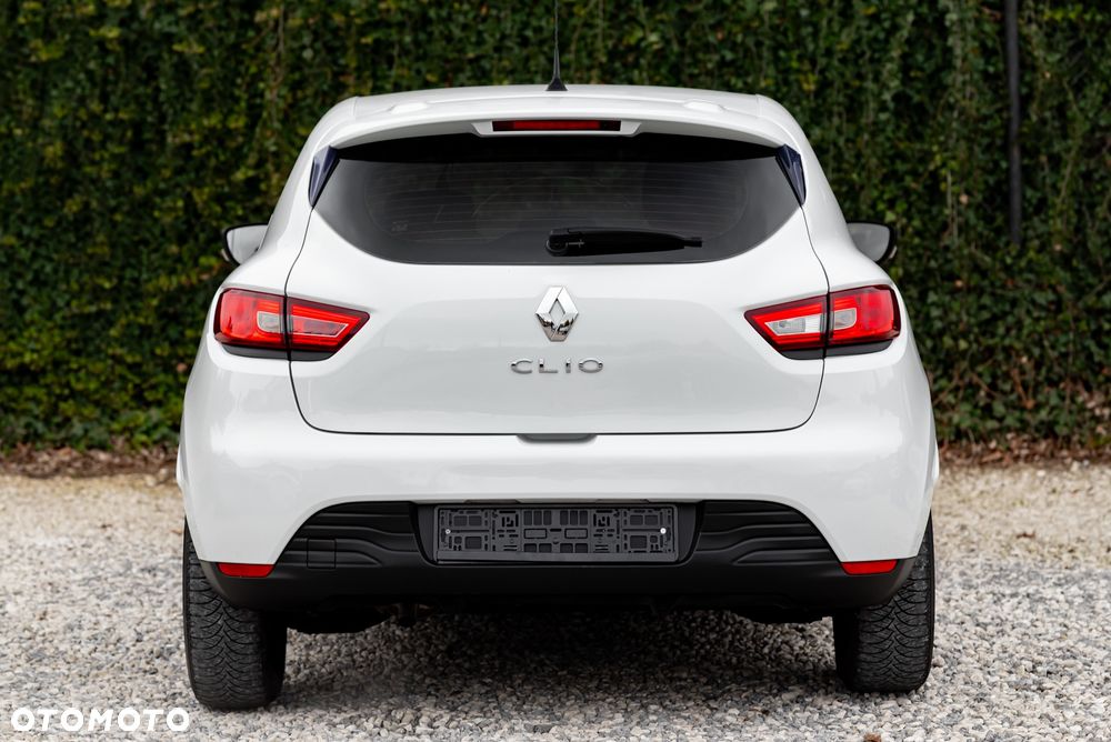 Renault Clio 1.2 16V Authentique - 11