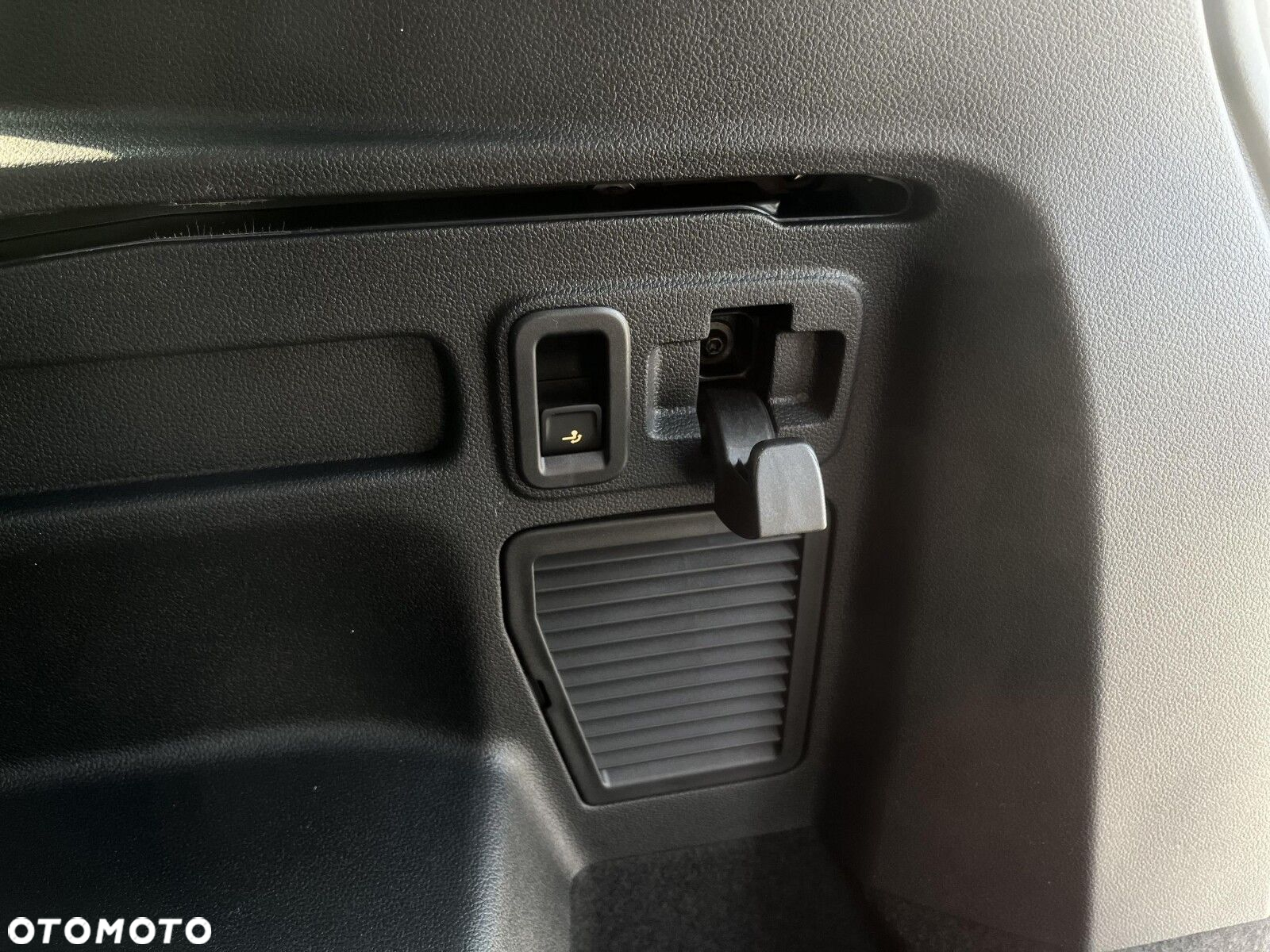 Volkswagen Touran - 24