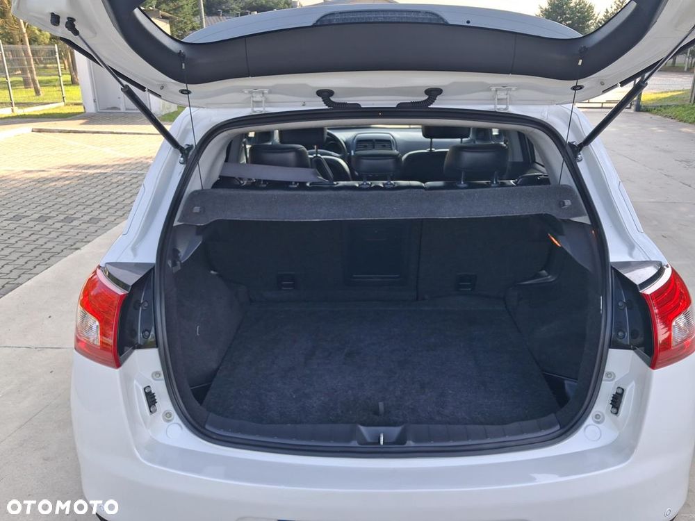 Peugeot 4008 - 30