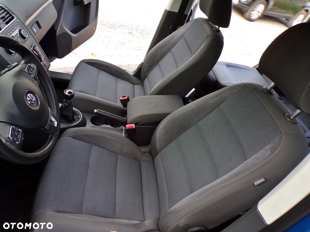 Volkswagen Touran 2.0 TDI DPF STYLE - 25