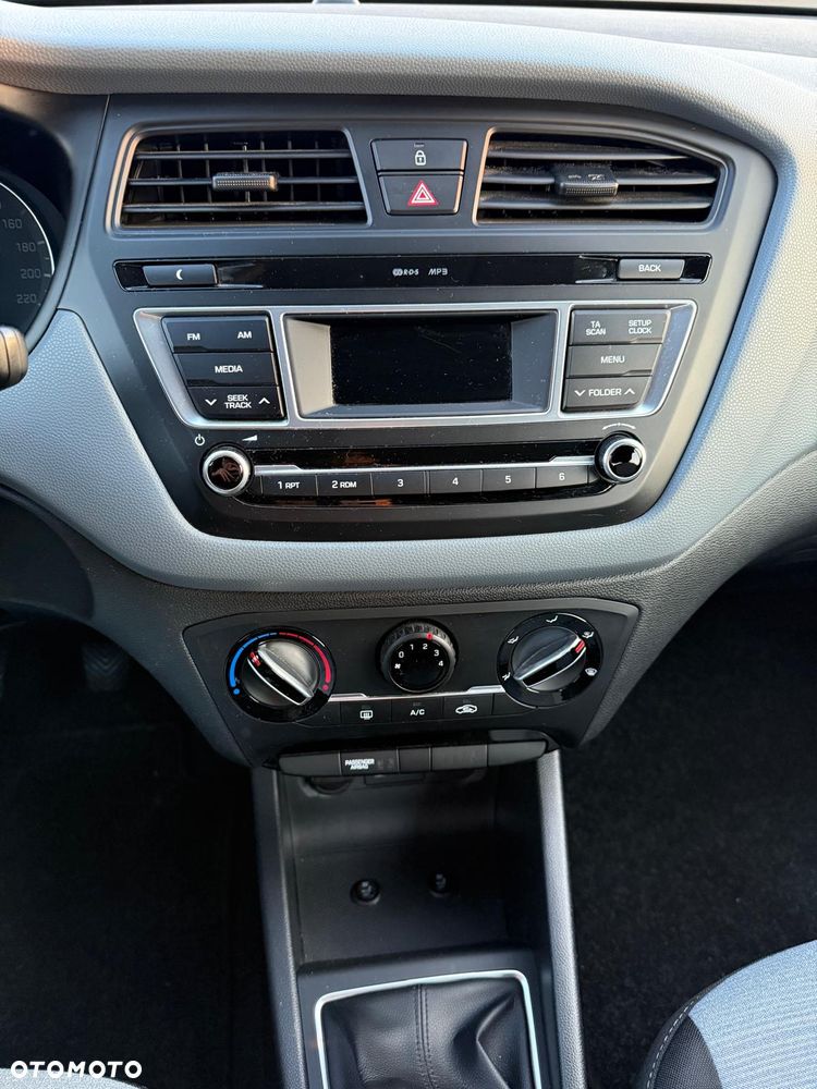 Hyundai i20 1.2 Select - 29