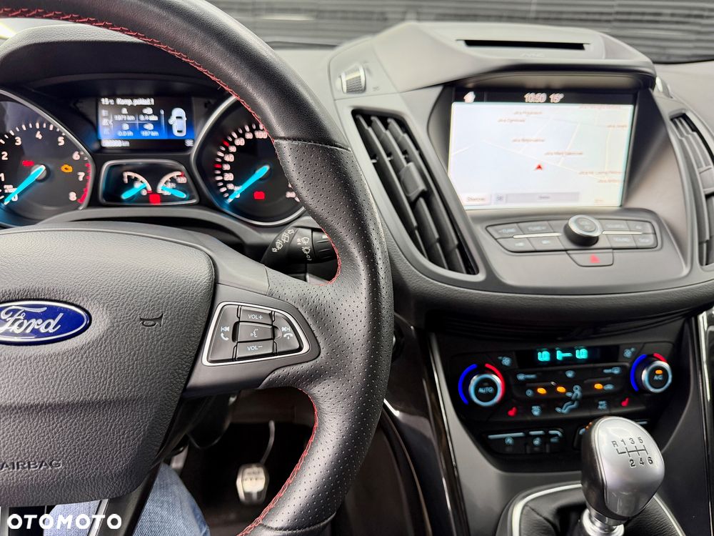 Ford Kuga 1.5 EcoBoost 2x4 ST-Line - 25