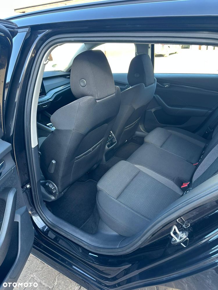 Skoda Octavia 2.0 TDI DSG First Edition - 11