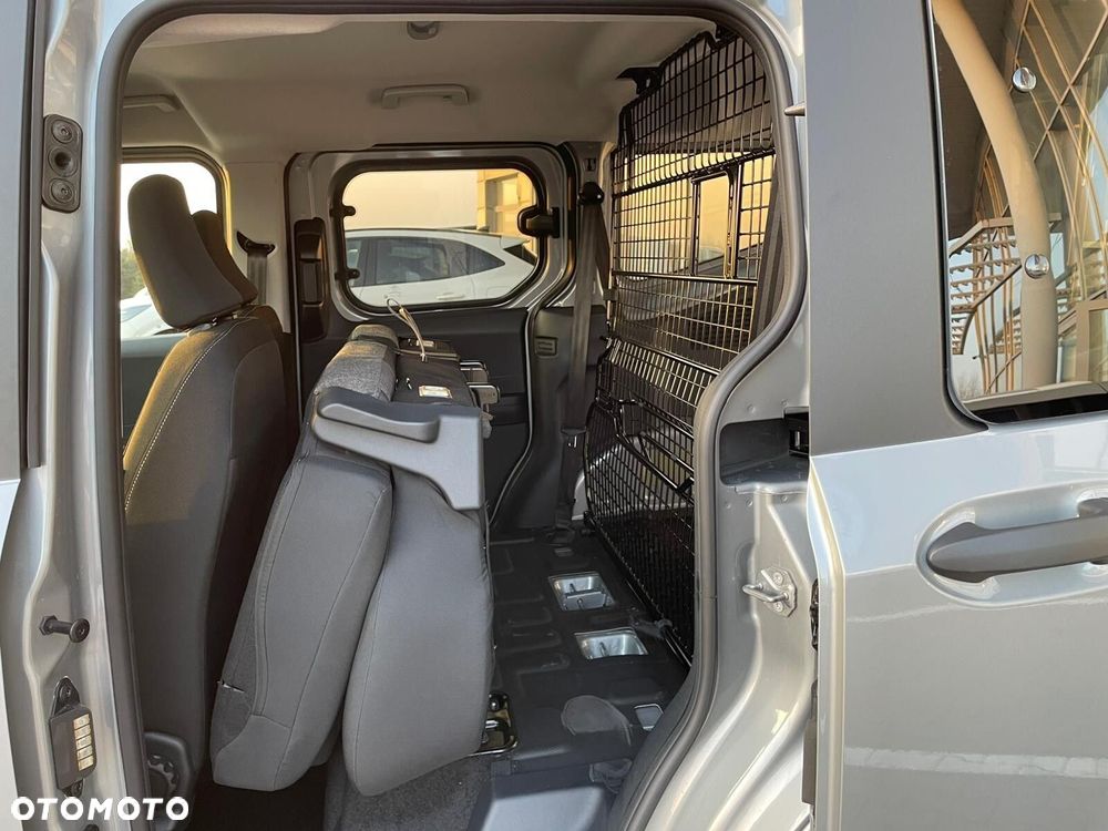 Ford Transit Courier - 24