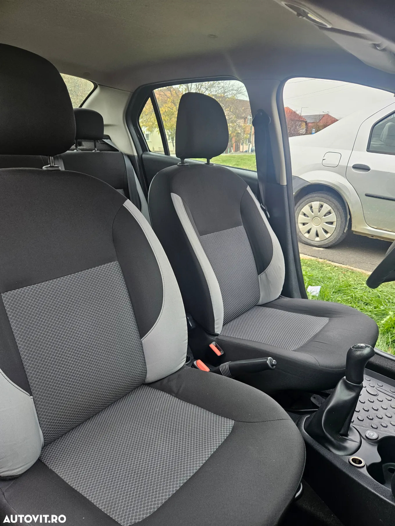 Dacia Logan 0.9 TCe 90 CP GPL Laureate - 5