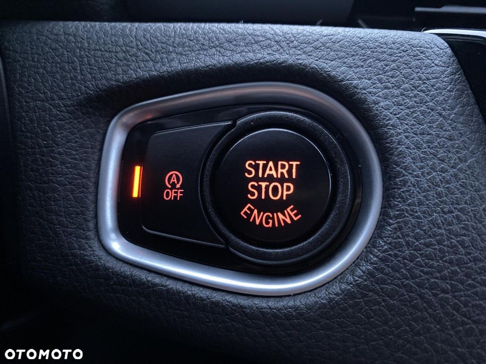 BMW Seria 2 218i - 13