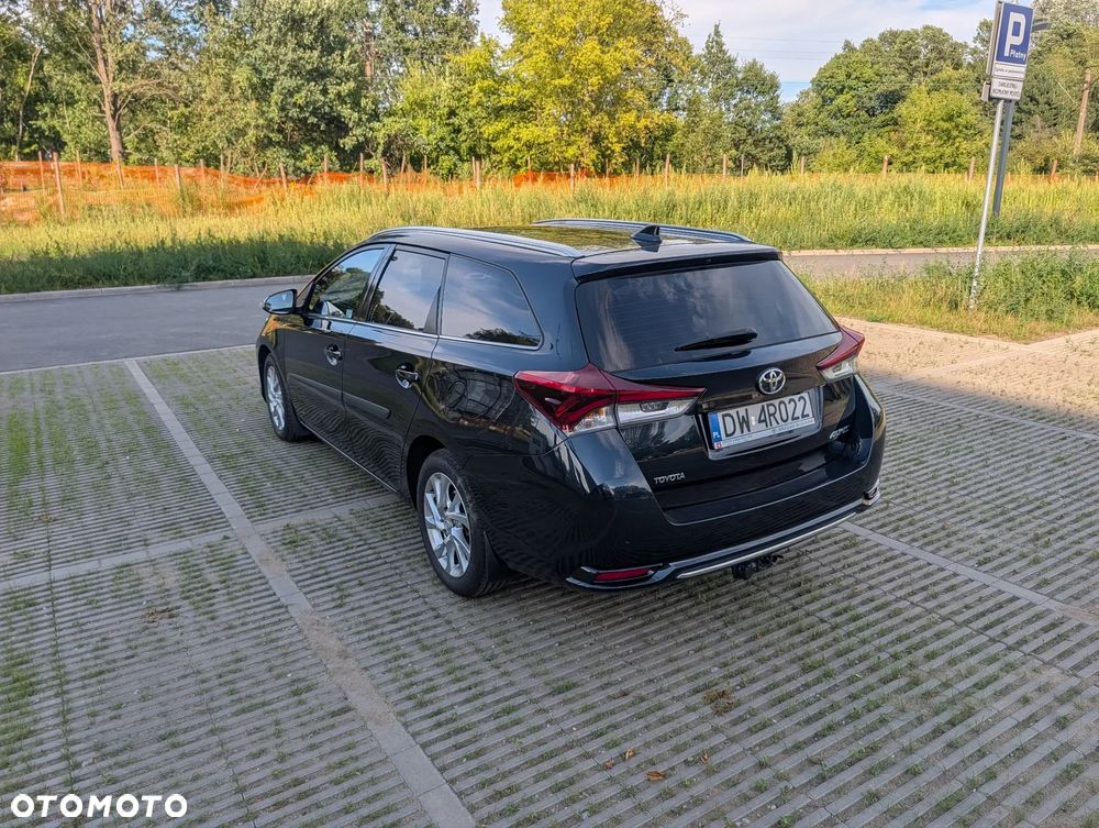 Toyota Auris 1.6 Premium - 5