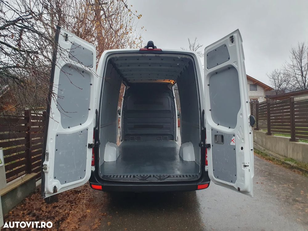 Mercedes-Benz Sprinter - 14