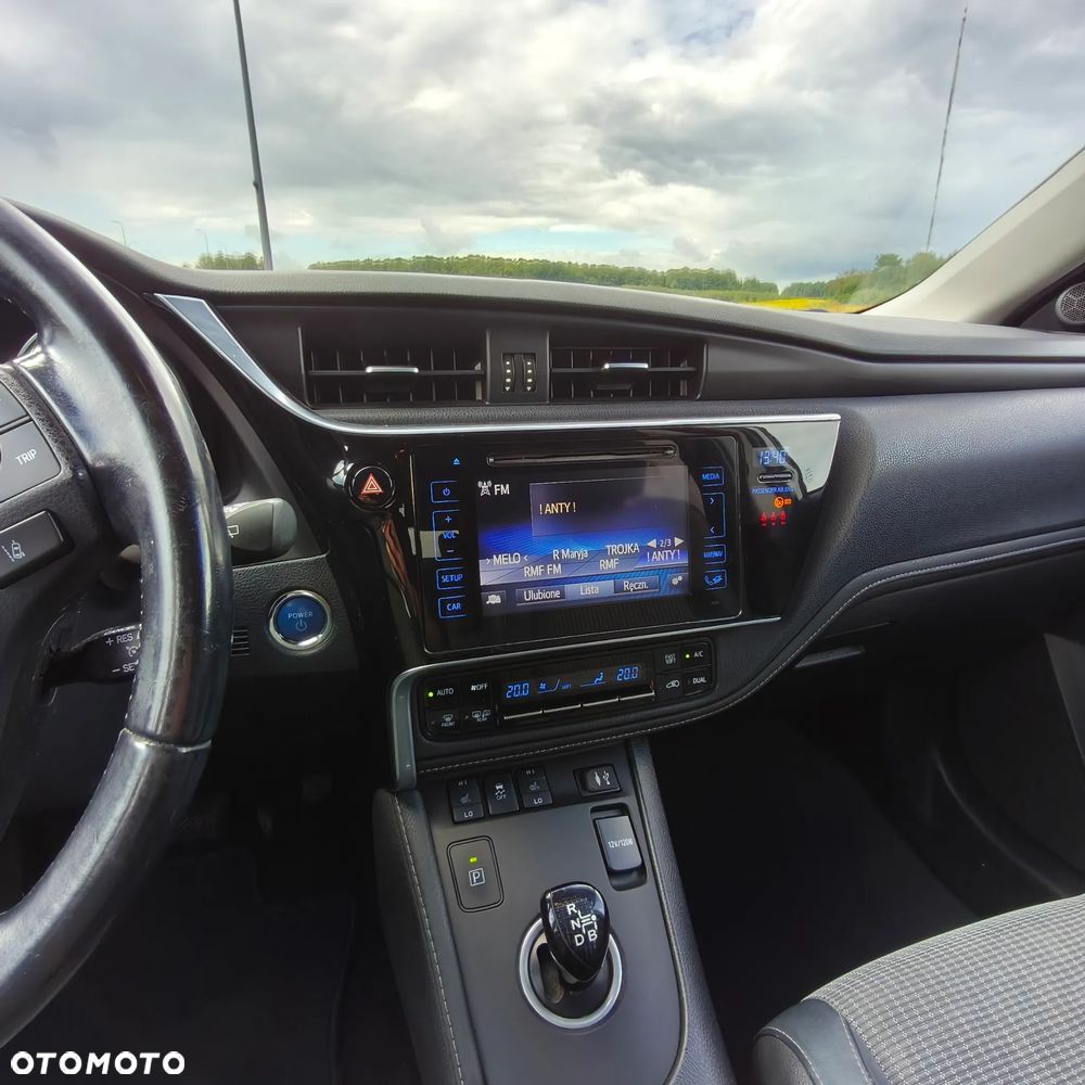 Toyota Auris Hybrid 135 Prestige - 22