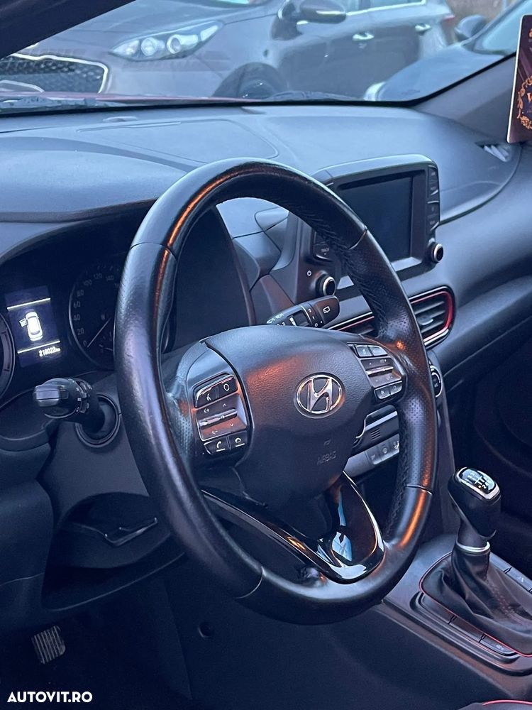 Hyundai KONA - 2