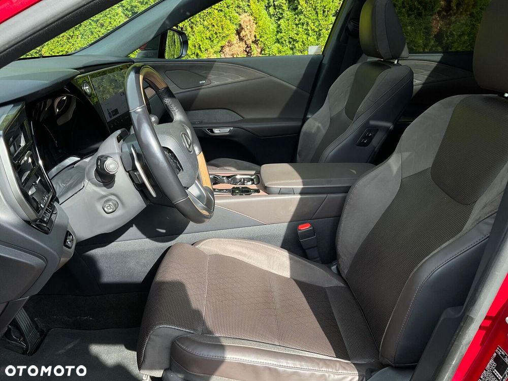Lexus RX - 25