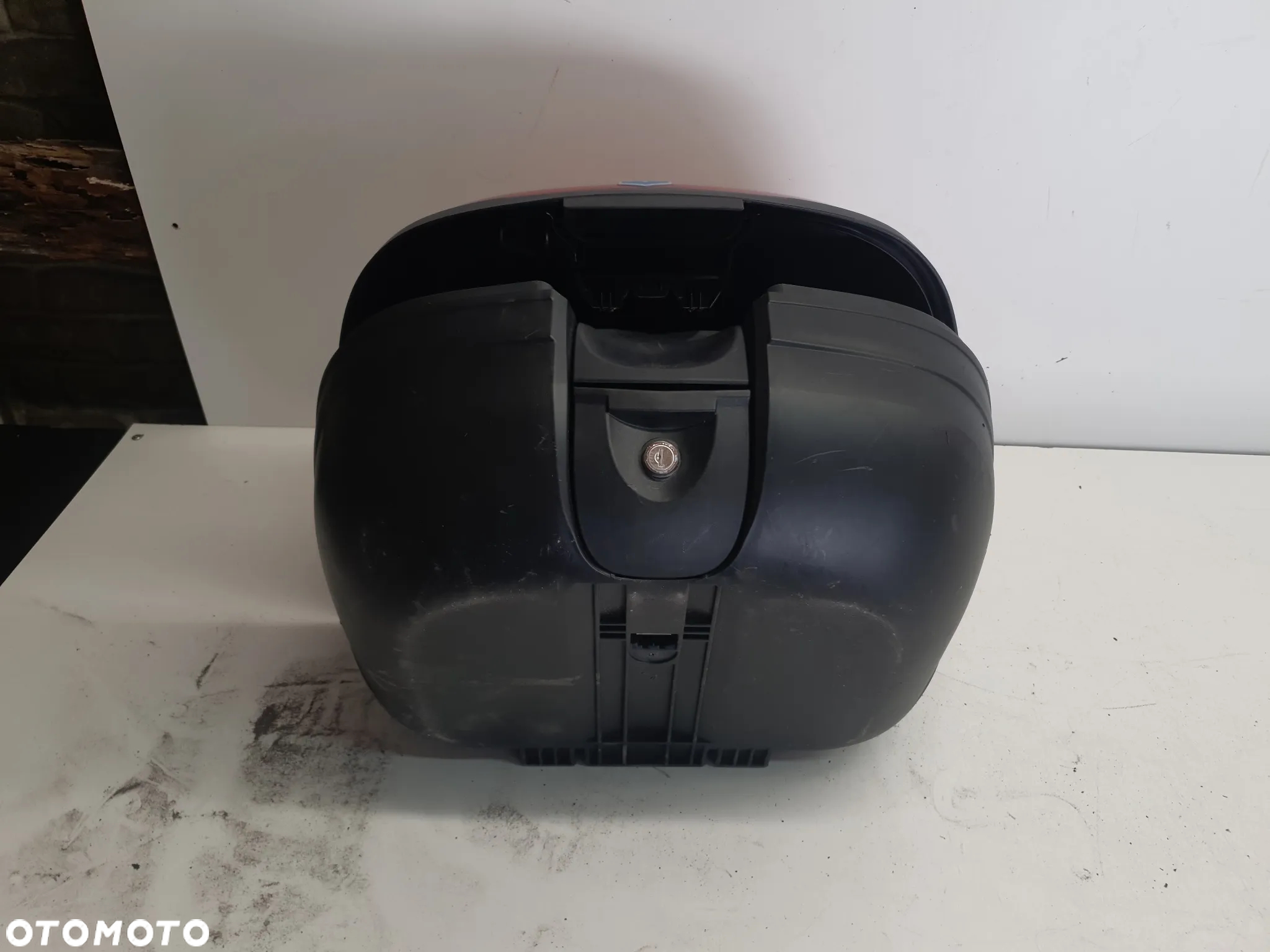 } PIAGGIO MP3 300 Kufer Schowek Pojemnik Bagażnik SHAD - 7