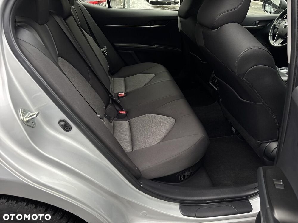 Toyota Camry 2.5 Hybrid Comfort CVT - 18