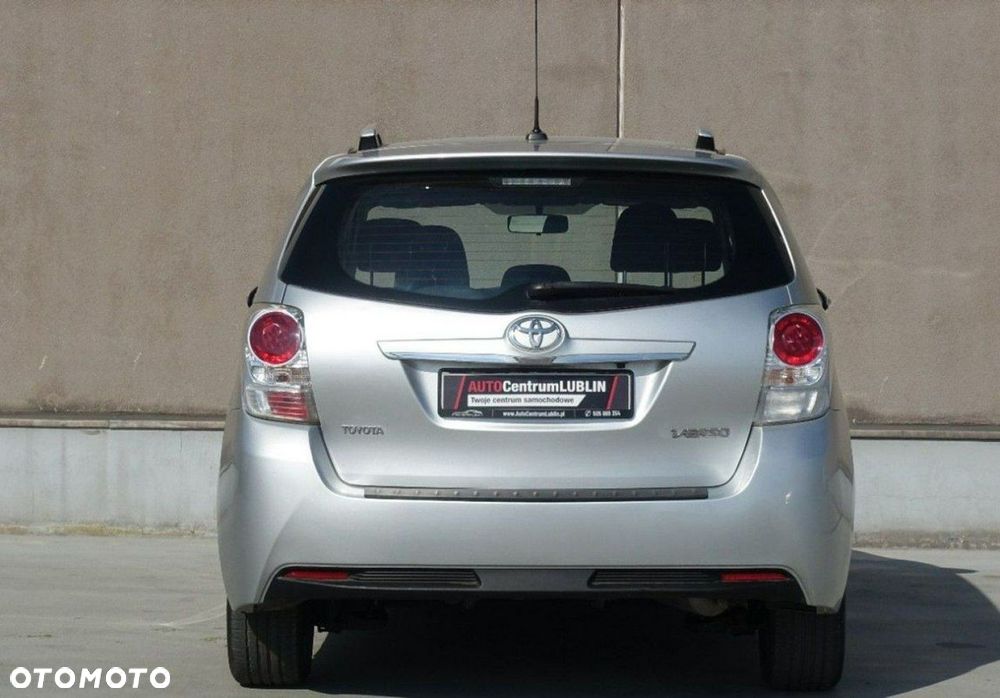 Toyota Verso - 10