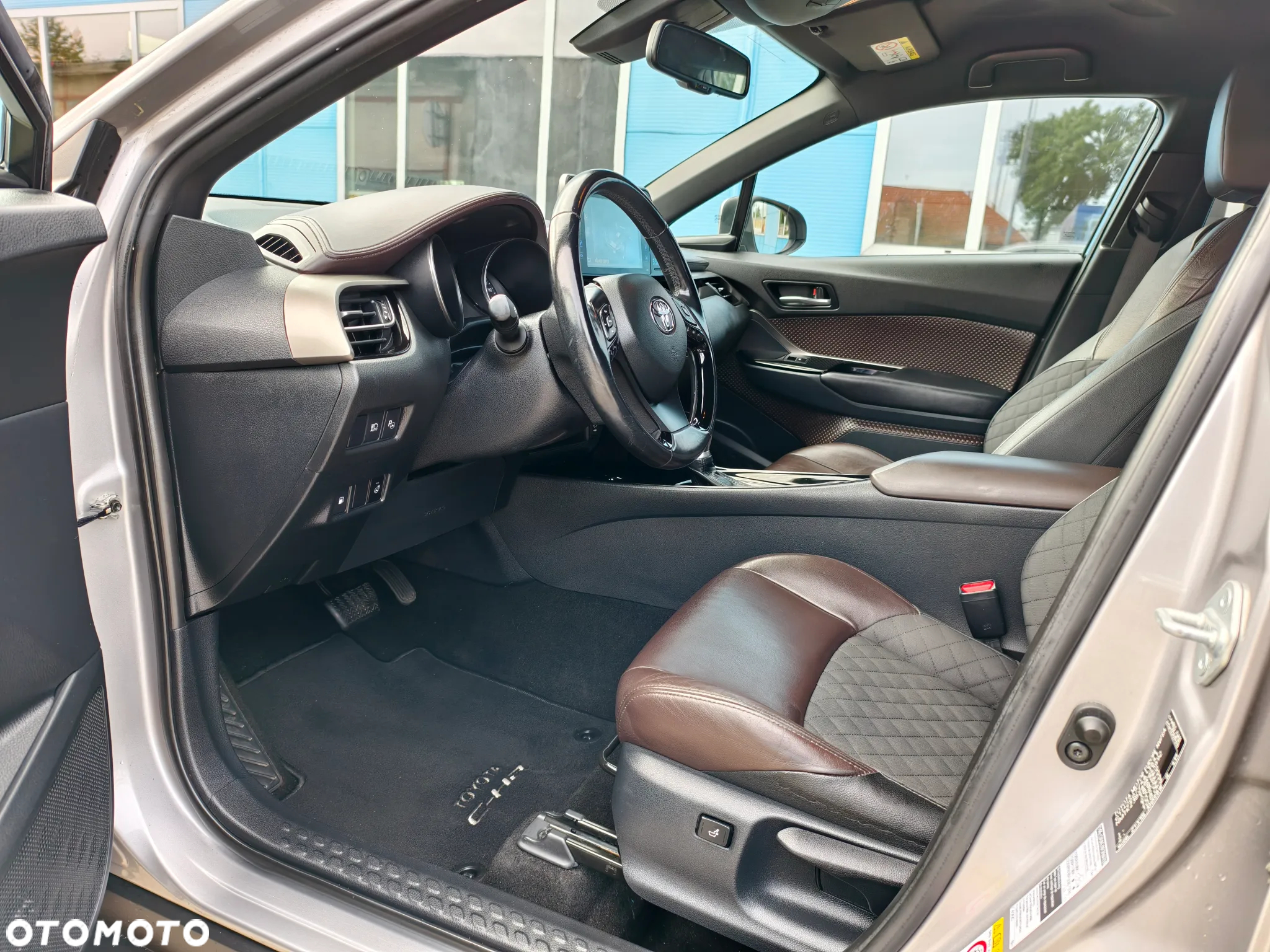 Toyota C-HR Hybrid Lounge - 10