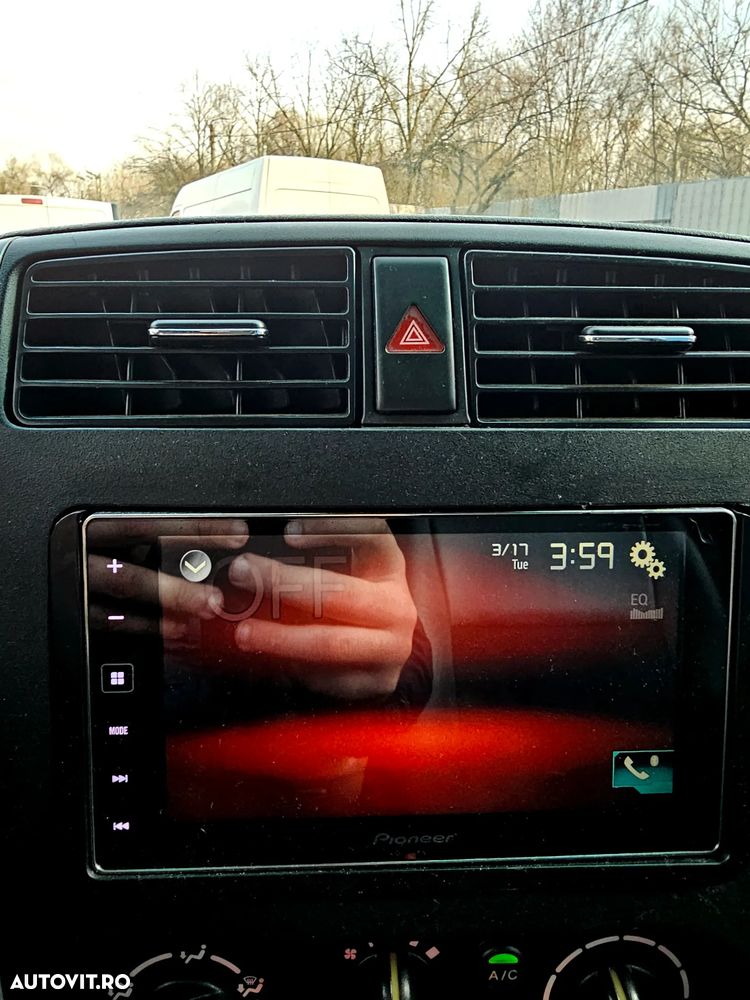 Suzuki Jimny 1.3 JLX - 27