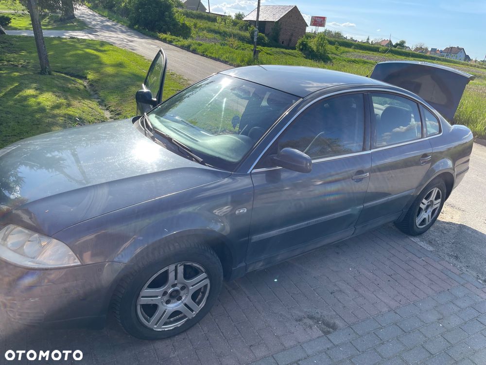 Volkswagen Passat 1.9 TDI Basis - 2