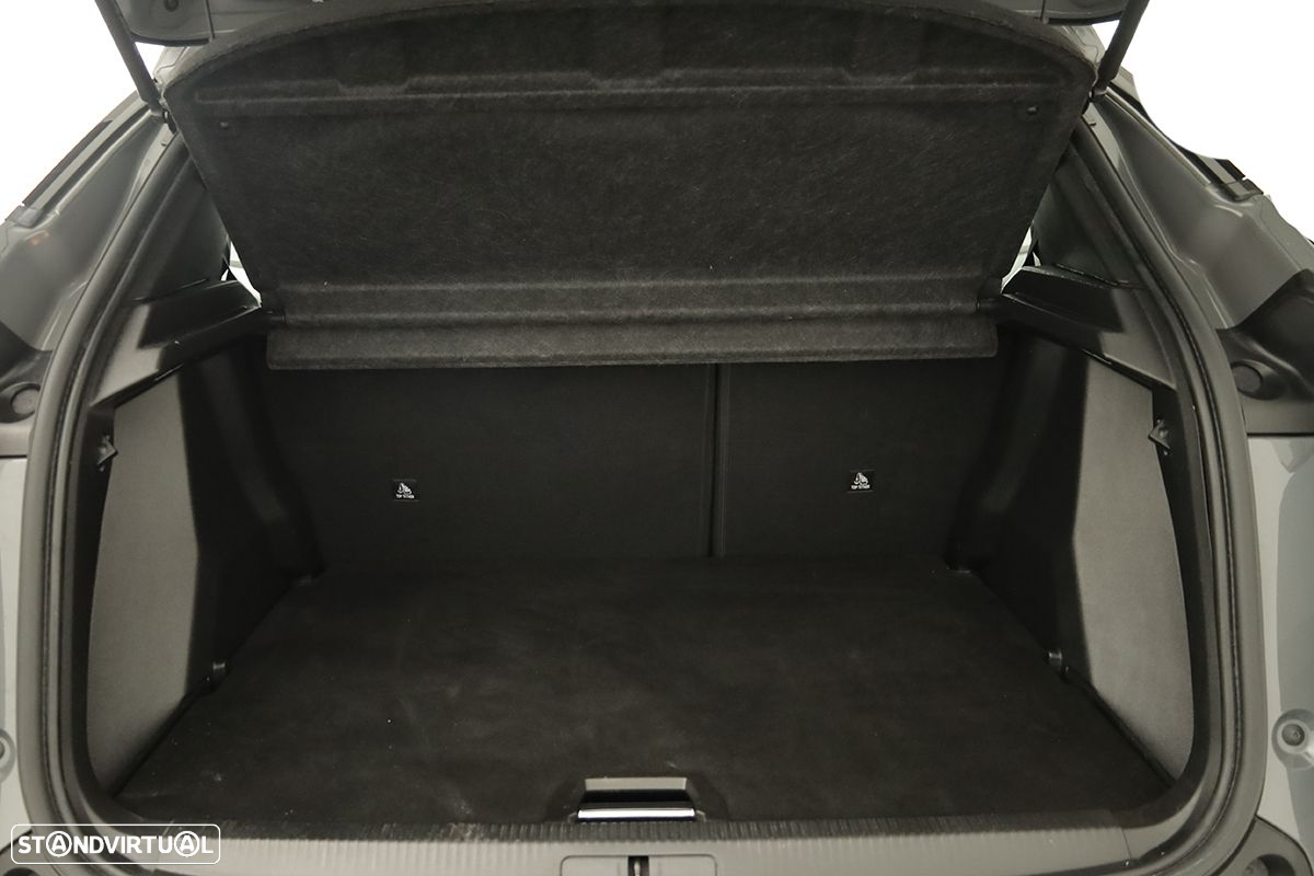 Peugeot 2008 1.2 PureTech Allure - 24