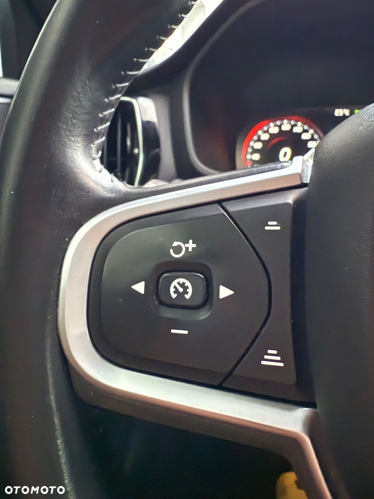 Volvo V60 D3 Momentum Pro - 26