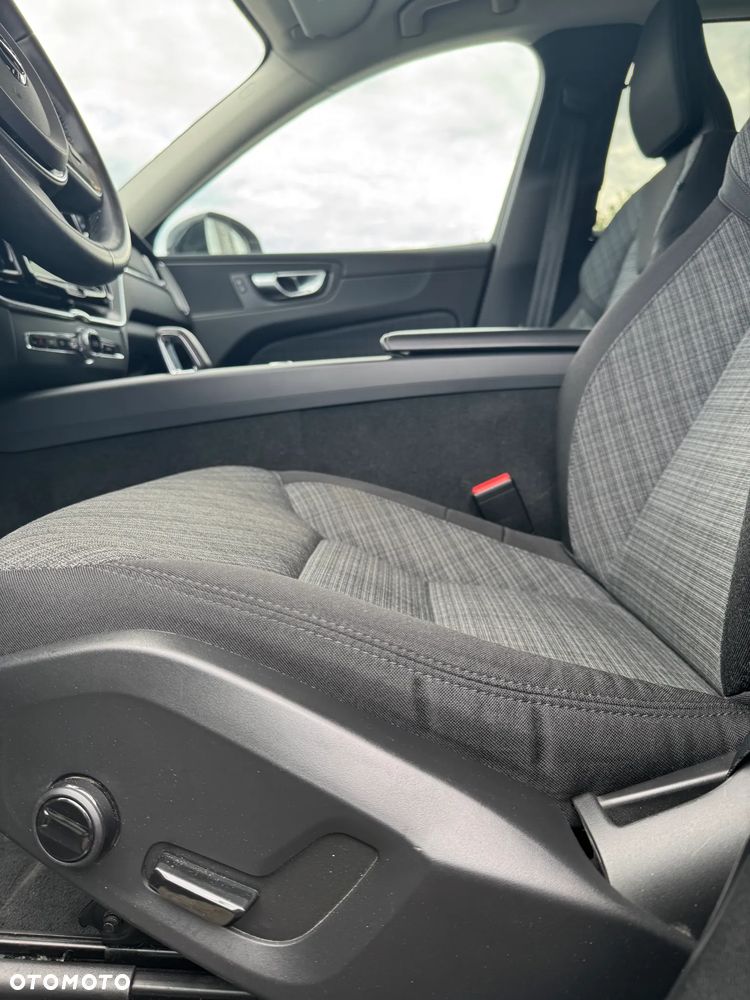 Volvo XC 60 B4 D AWD Core - 22