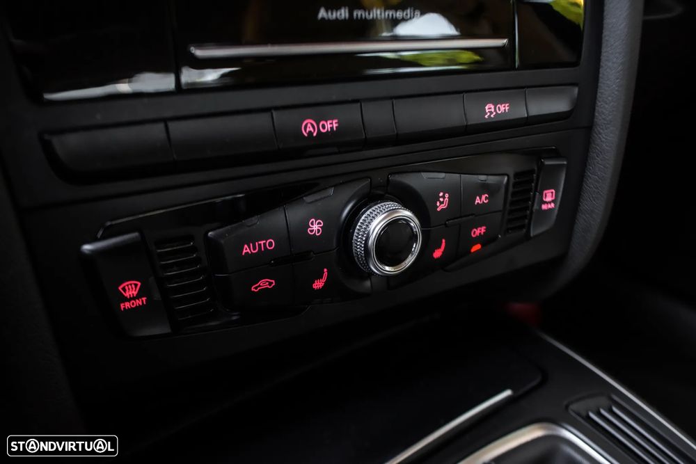 Audi A4 2.0 TDI S tronic design - 19