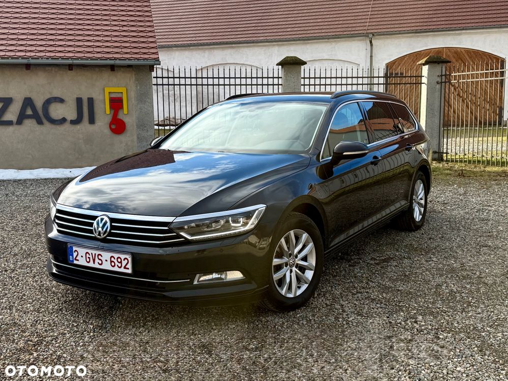 Volkswagen Passat 1.6 TDI SCR DSG Comfortline - 2