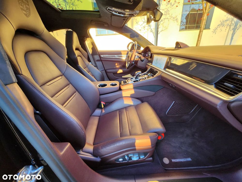 Porsche Panamera Turbo - 24