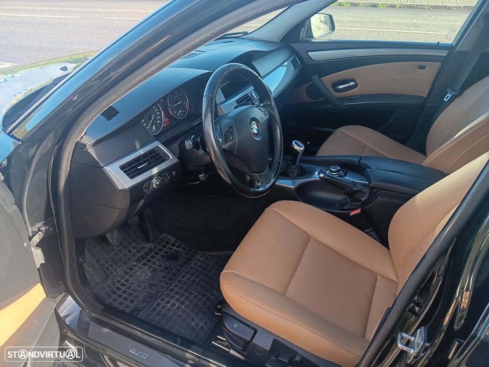 BMW 520 d Touring Executive - 40