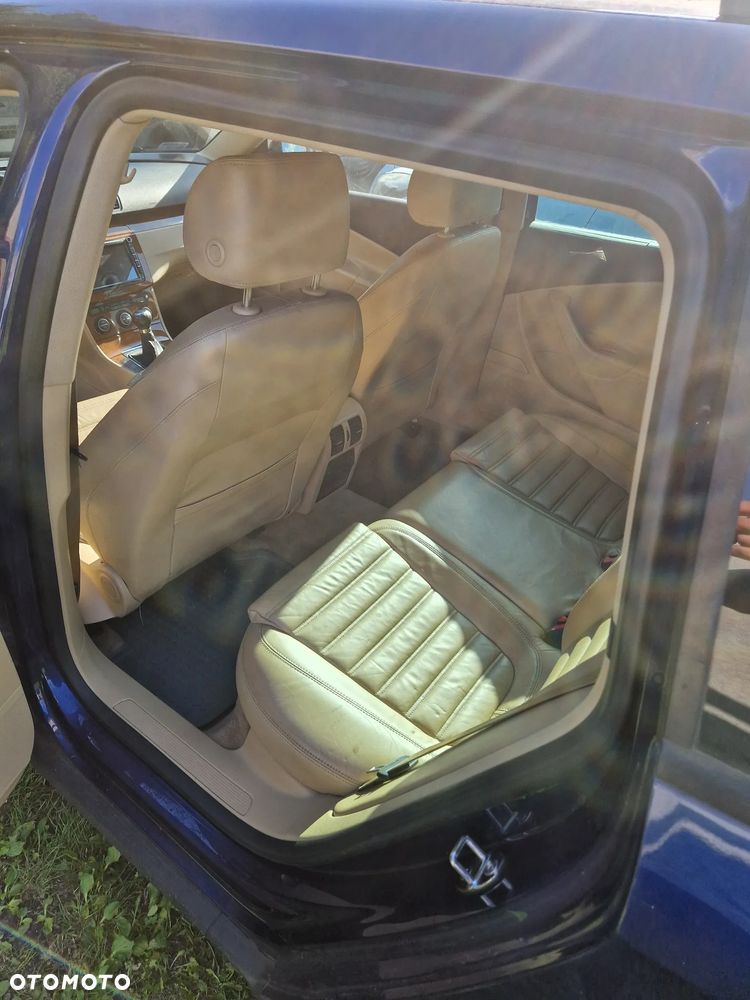 Volkswagen Passat 2.0 TDI 4Mot Highline - 10