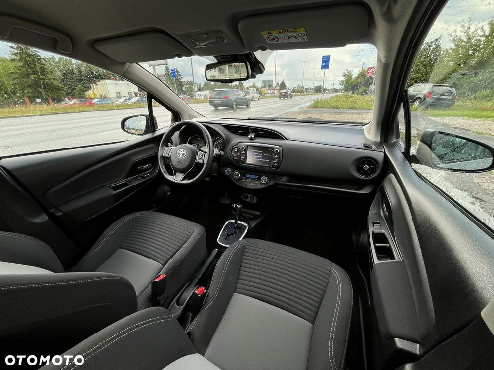 Toyota Yaris - 12