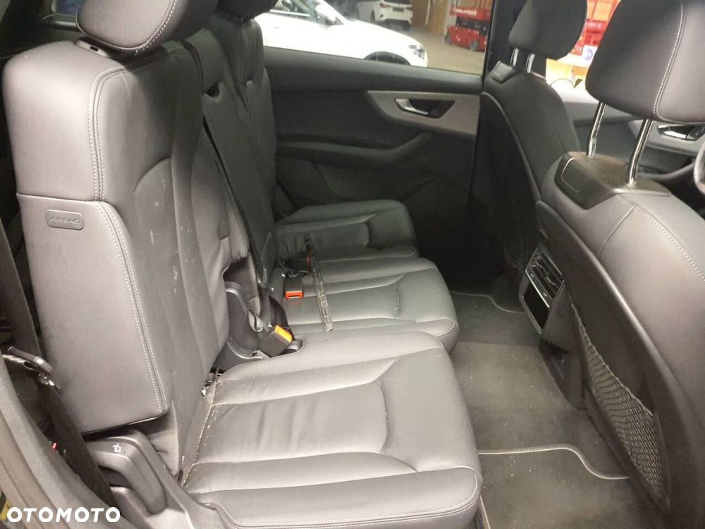Audi Q7 - 7
