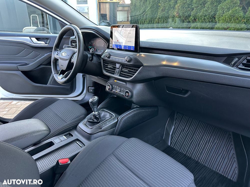 Ford Focus 2.0 EcoBlue Start-Stopp-System TITANIUM X - 23