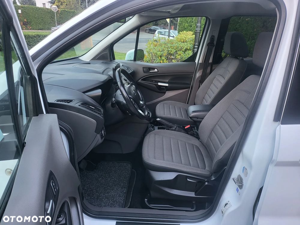 Ford Tourneo Connect Grand - 19