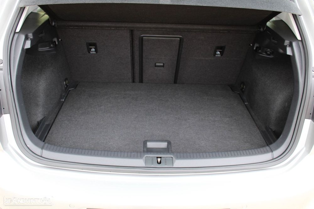 VW Golf 1.6 TDI Confortline - 52