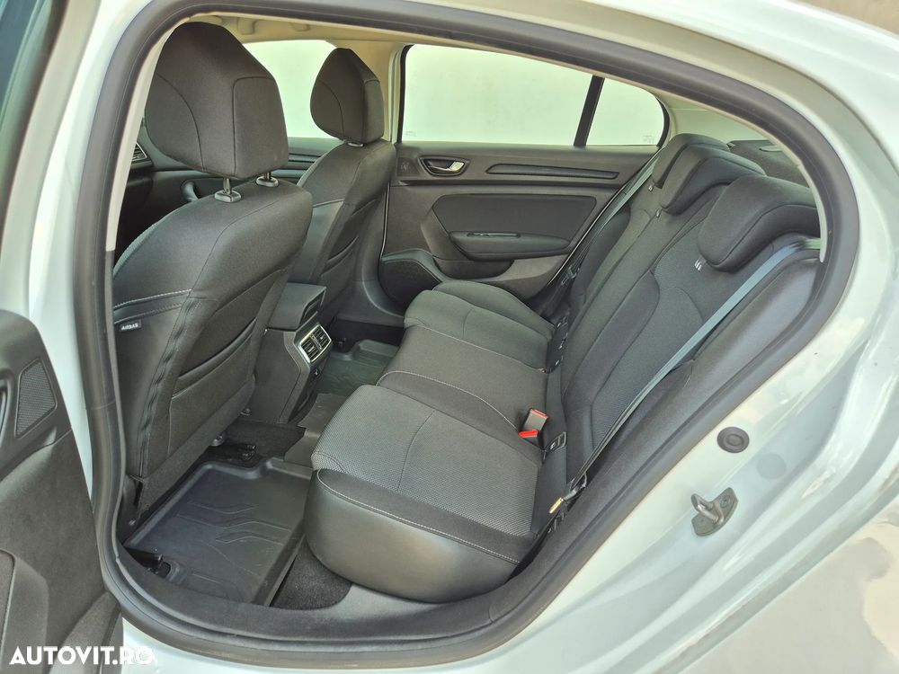 Renault Megane TCe 140 EDC GPF Equilibre - 13
