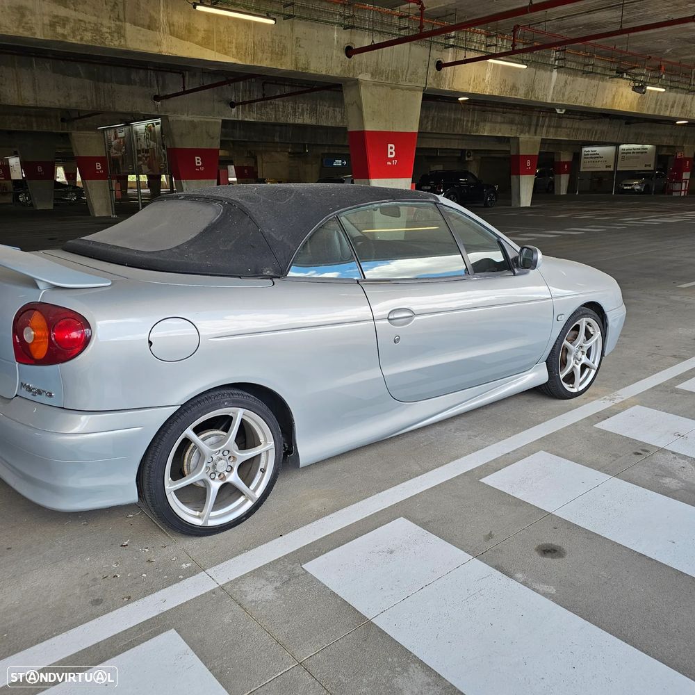 Renault Mégane Cabrio ver-1-4-16v-privil-ge - 11