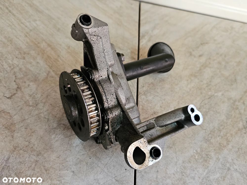POMPA OLEJOWA 1,6 TDI 03L115105B - 4