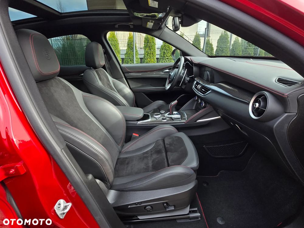 Alfa Romeo Stelvio 2.9 V6 Bi-Turbo Quadrifoglio Q4 - 32